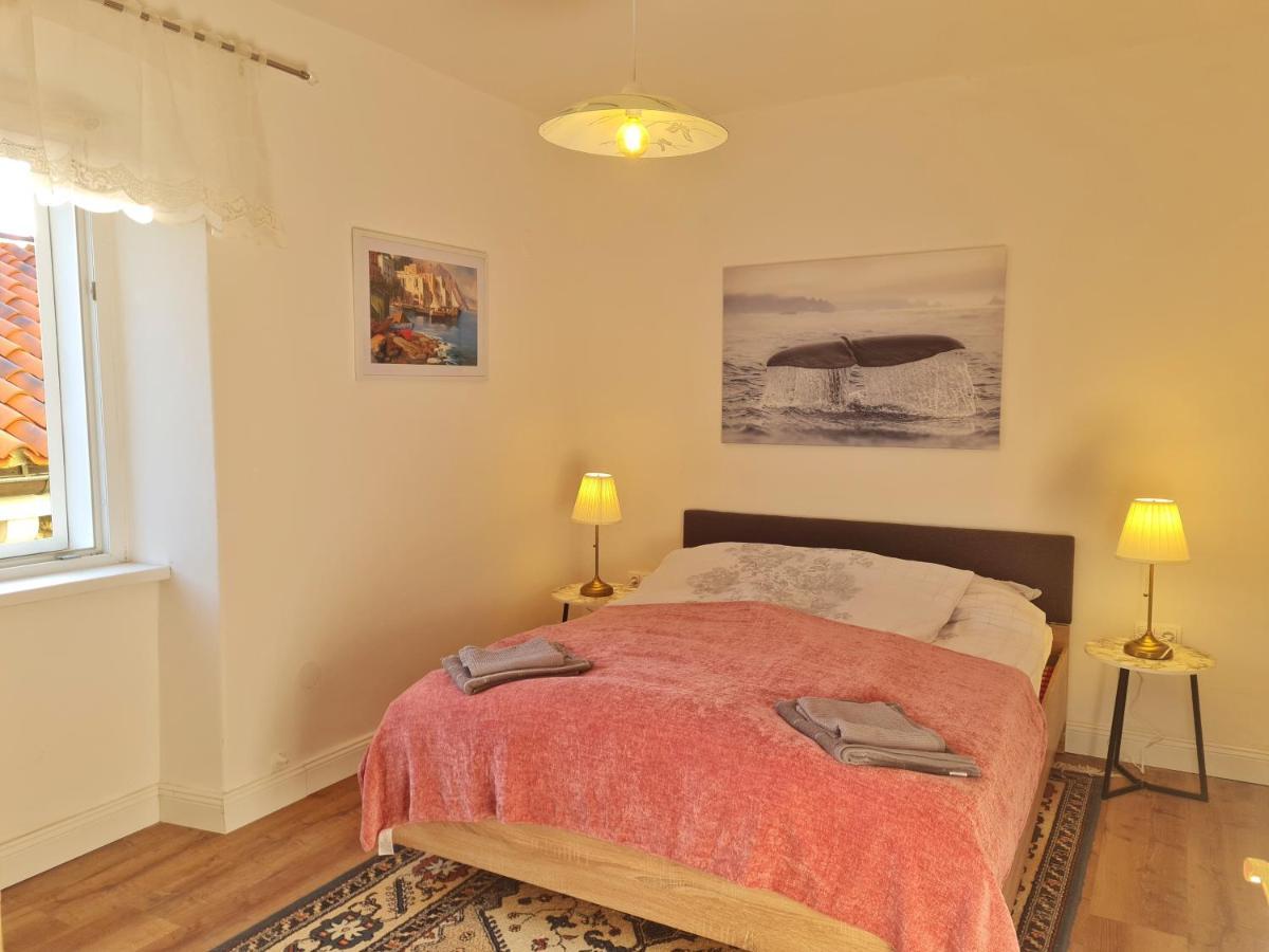 Holiday Place Veli Dvor - Vacation House With Private Garden In Old Town Punat Exterior foto