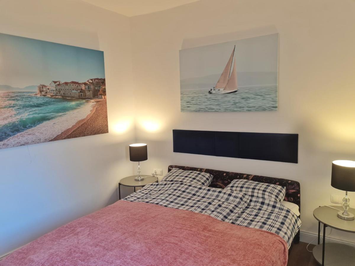 Holiday Place Veli Dvor - Vacation House With Private Garden In Old Town Punat Exterior foto